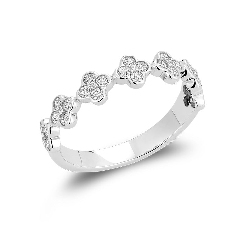 Large bande pavée de diamants