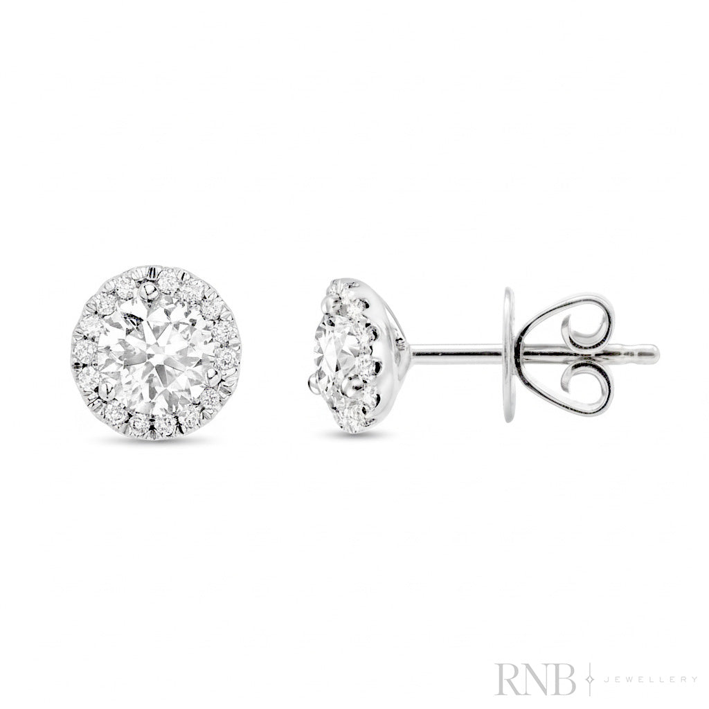 Boucles d'oreilles à tige en forme de coupe Martini avec halo de diamants