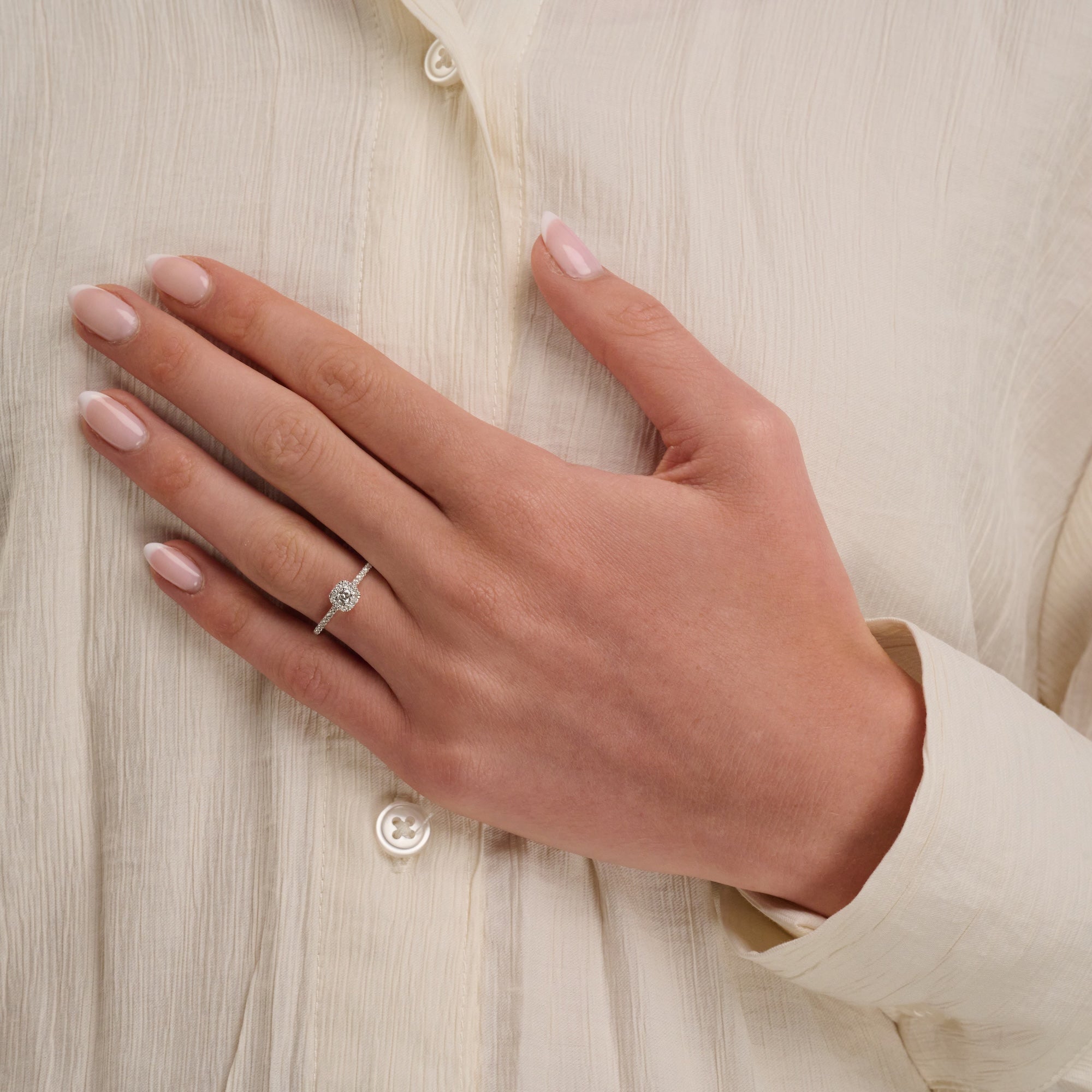 Bague coussin halo diamant