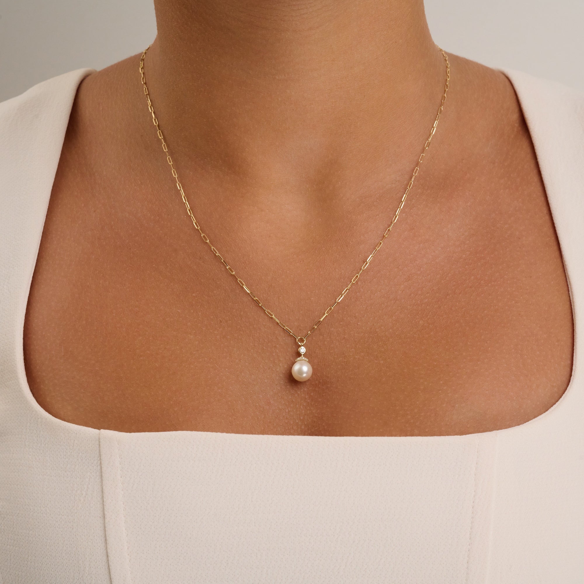 Collier goutte en perles de culture et diamants sur chaîne trombone