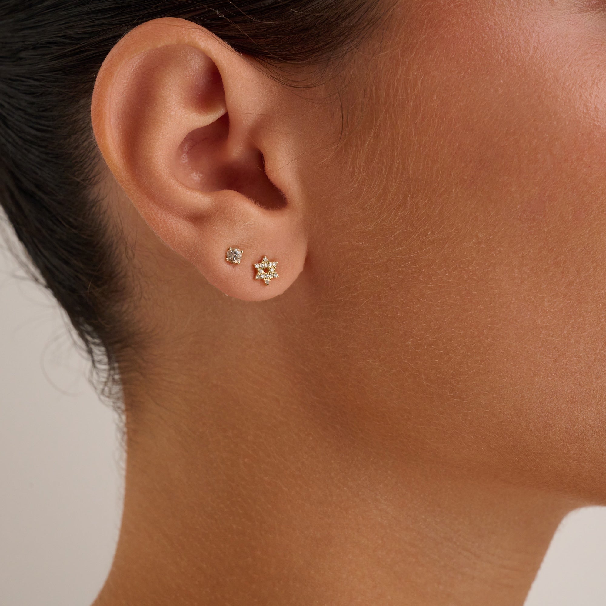 Boucles d'oreilles à tige en diamant avec étoile de David