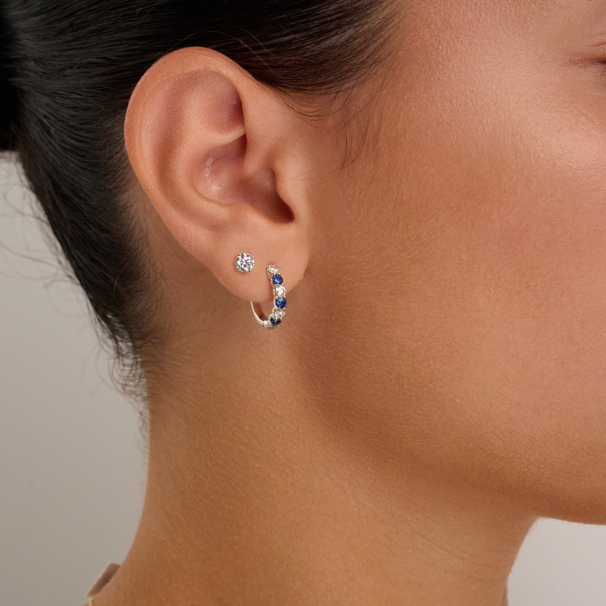Boucles d'oreilles Huggie en pierres précieuses et diamants
